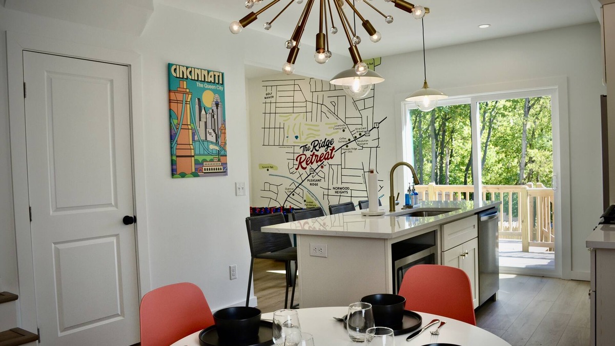 Roselawn Finance House | The Ridge Retreat - Walkable and HGTV designed!
