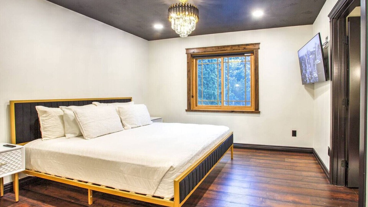 Kalispell Bed & Breakfast | The Ritz Suite at Bed and Breakfast