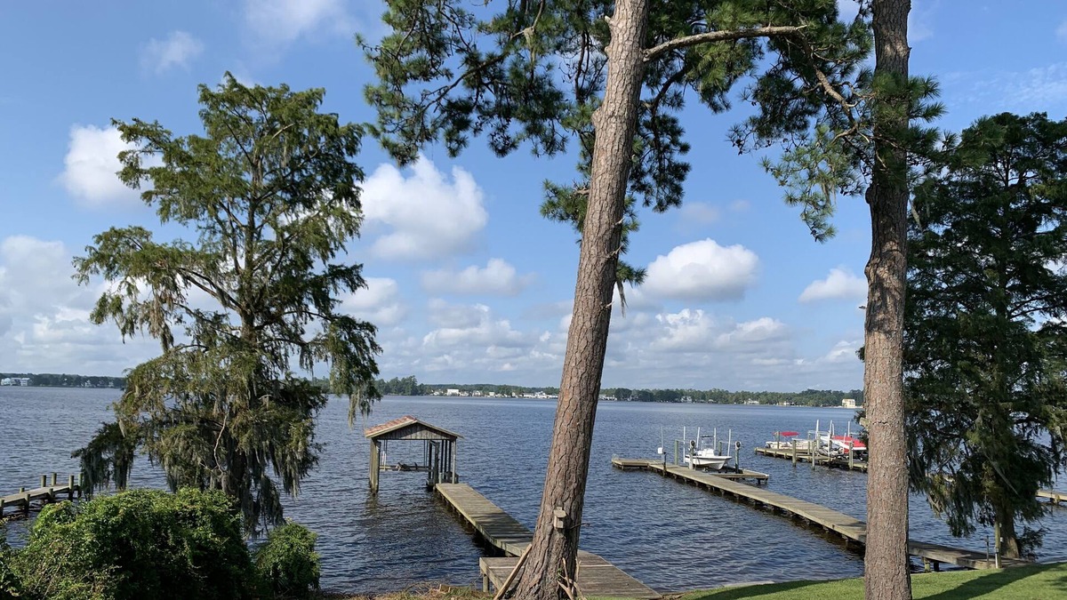 River Road House | The River Club