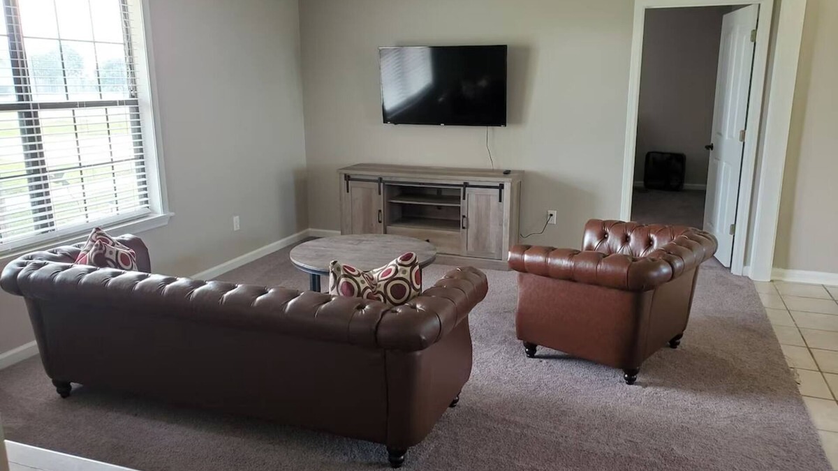 Blytheville House | The Riverbend House, 3 bedroom, 2 bath home !