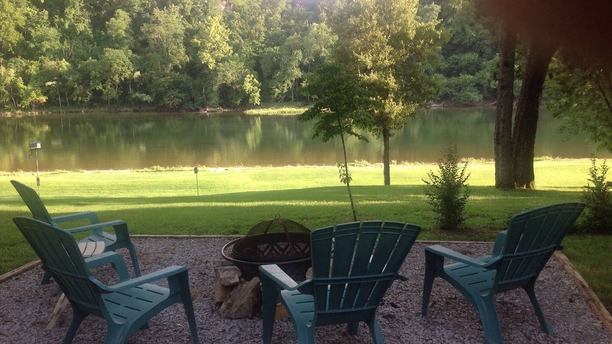 Cotter House | THE RIVERBEND RETREAT-A White River Fishing Cabin