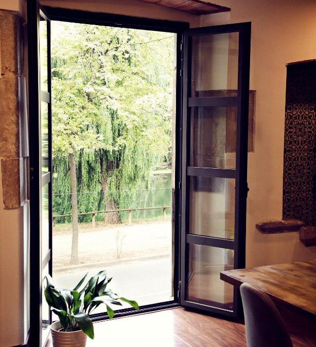 Pedret Apartment | THE RIVERSIDE LODGE Cozy and spacious apartment