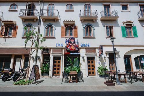 Mang Yang Apartment | The Roar Bar - Elyhaven Venice 89 Fireworks & Sea View