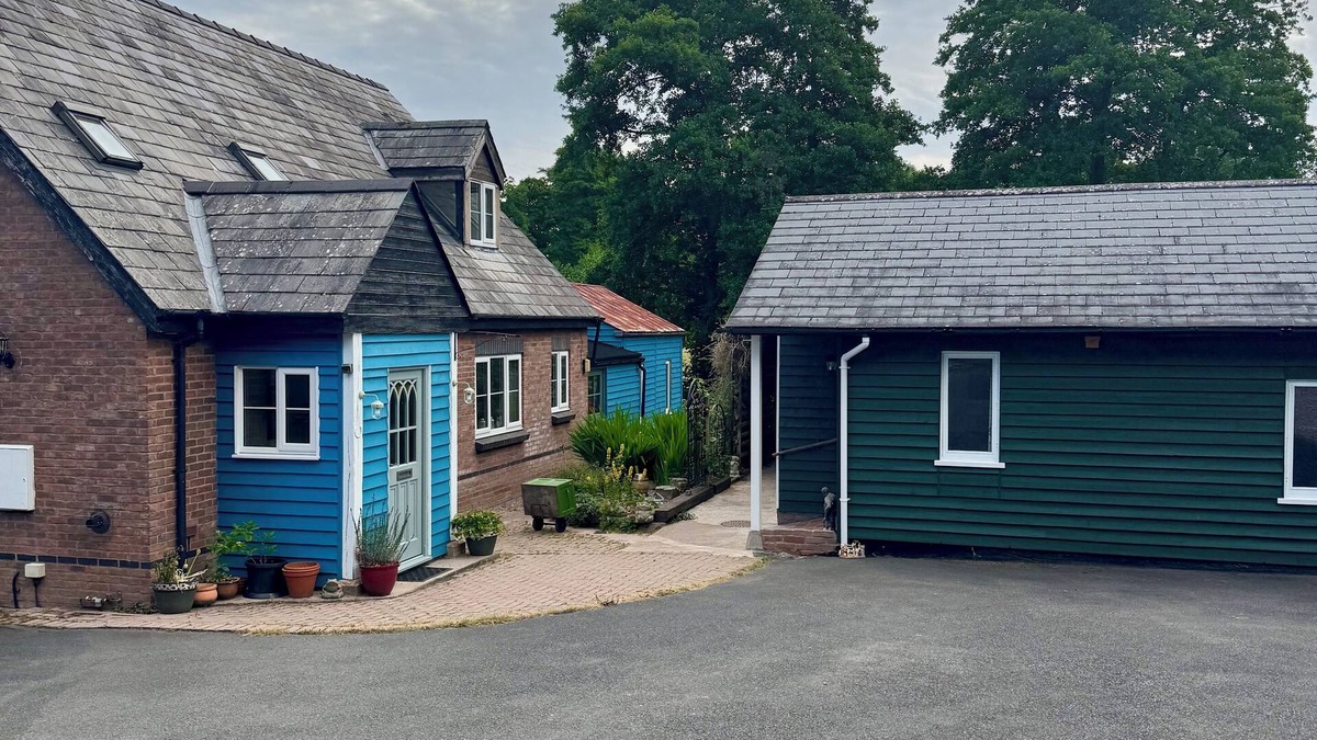 Kington House | The Robin, Arrowwood Self Catering Barn