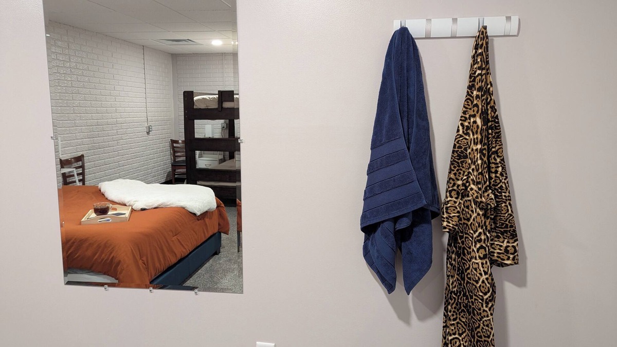 Birch Run Township Apartment | The Robins Nest near Frankenmuth is spacious basement apartment.