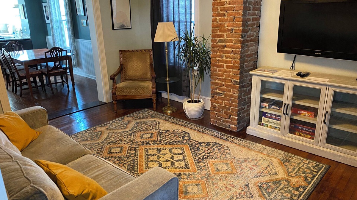 Brunswick House | The Roots & River Guest House in Brunswick's Historic Downtown