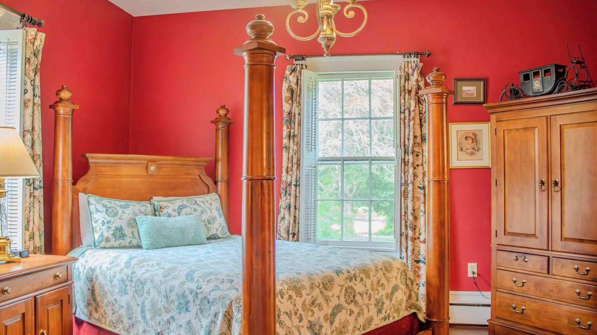 Clinton Apartment | The Rose Room - Charming Private Studio w/Ensuite Bath in Historic Home