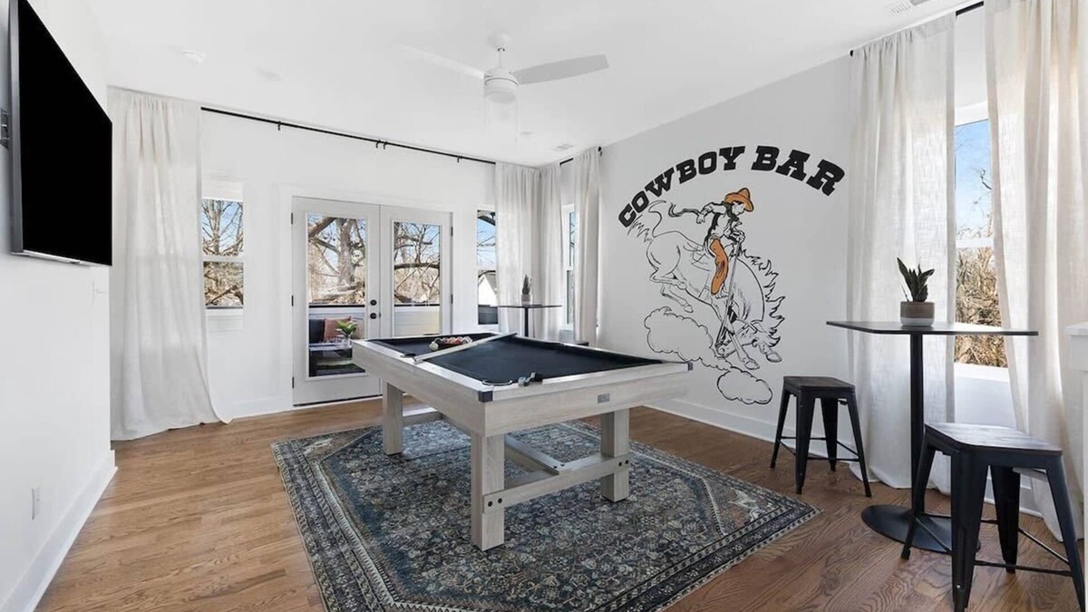 South Nashville House | The Rosemary – Pool Table & Central Location