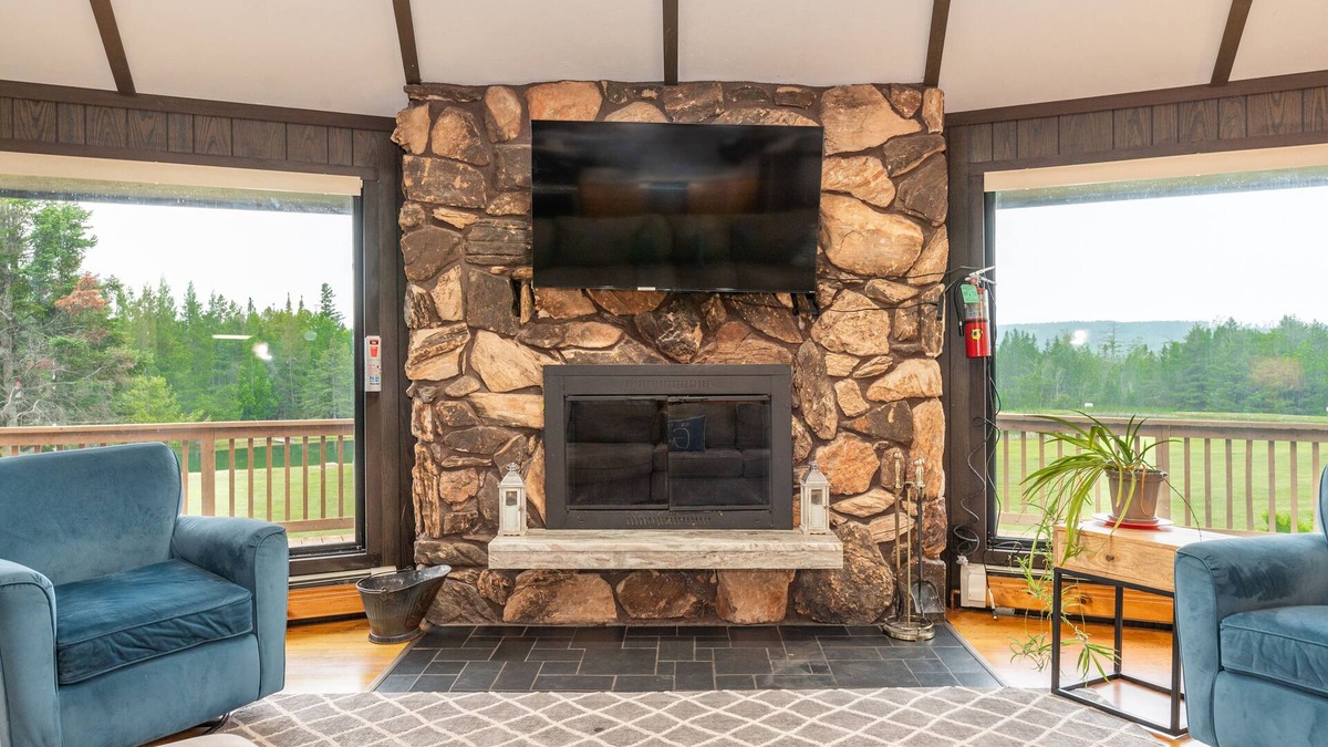 Boyne Falls House | The ROUNDHOUSE -Petoskey MI Close to Boyne Mountain!,Boyne City,Petoskey.