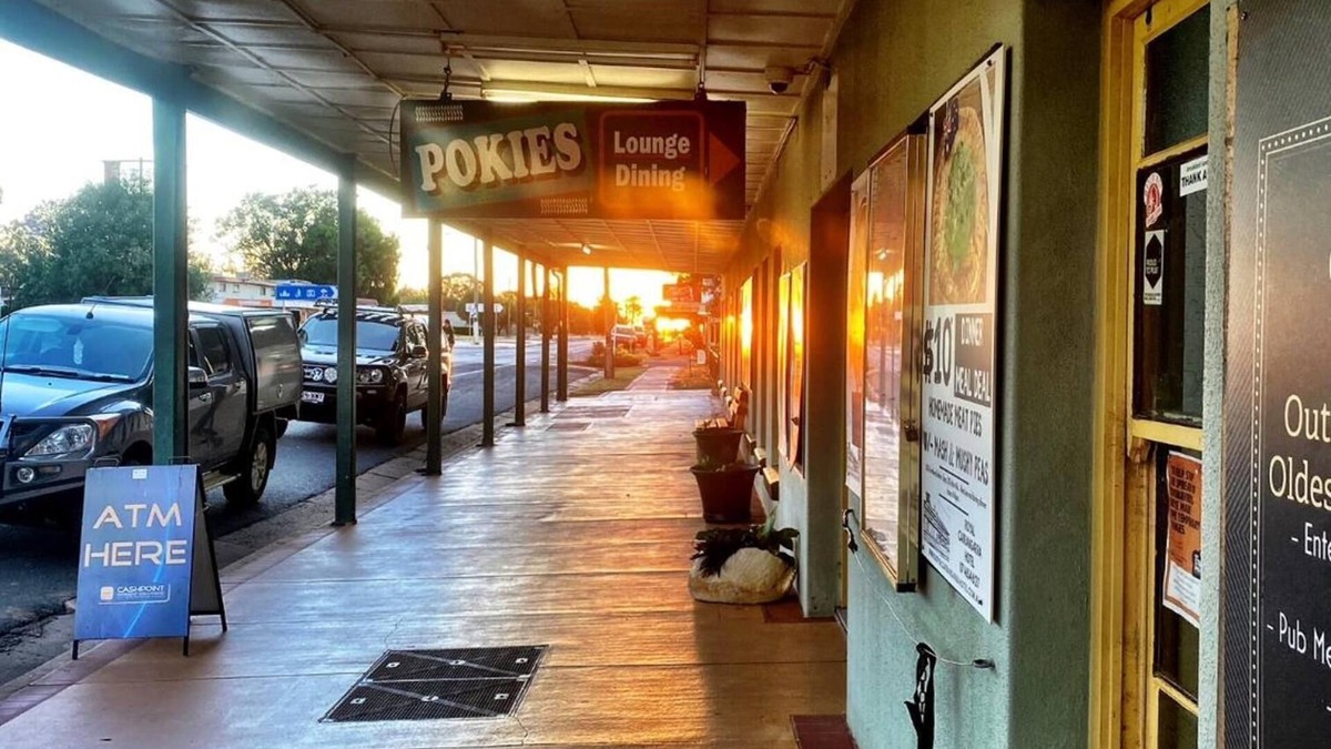 Tambo Hotel | The Royal Carrangarra Hotel