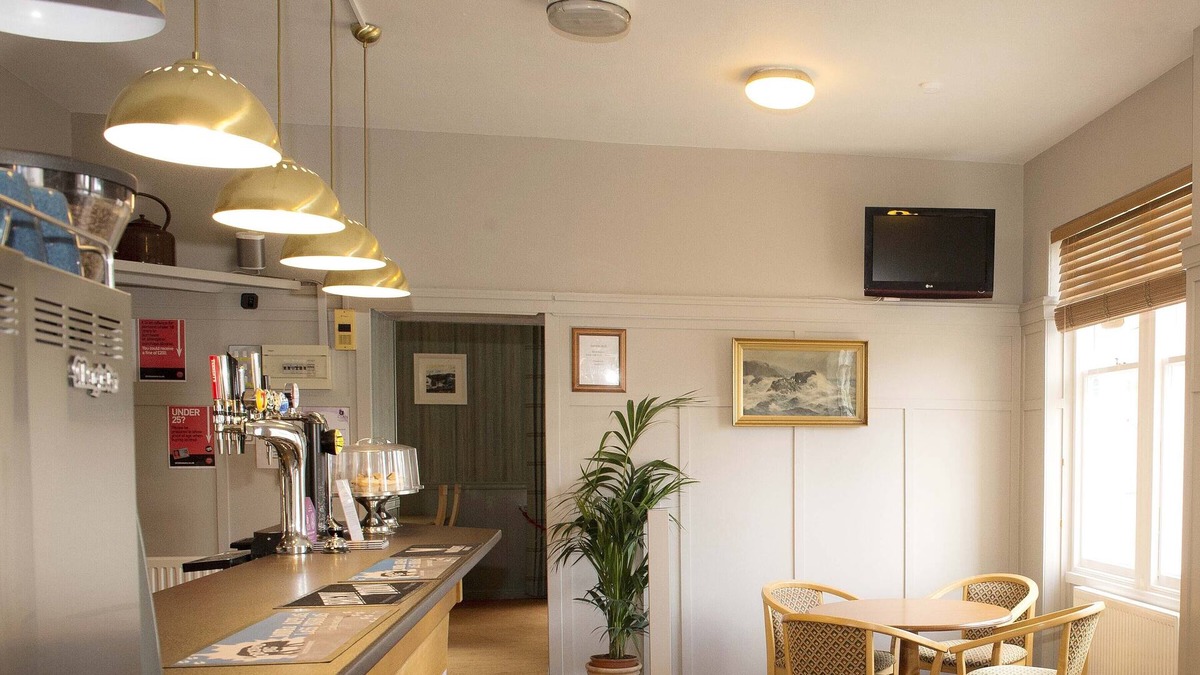 Cullen Hotel | The Royal Oak Hotel