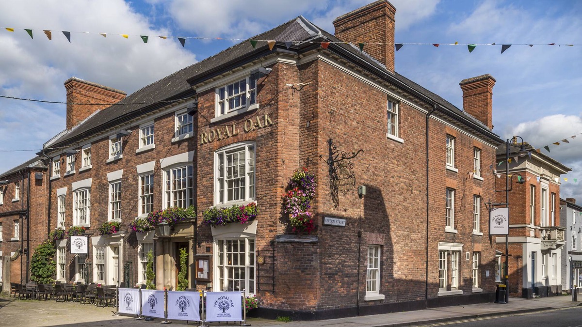 Kingswood Hotel | The Royal Oak Hotel, Welshpool, Mid Wales