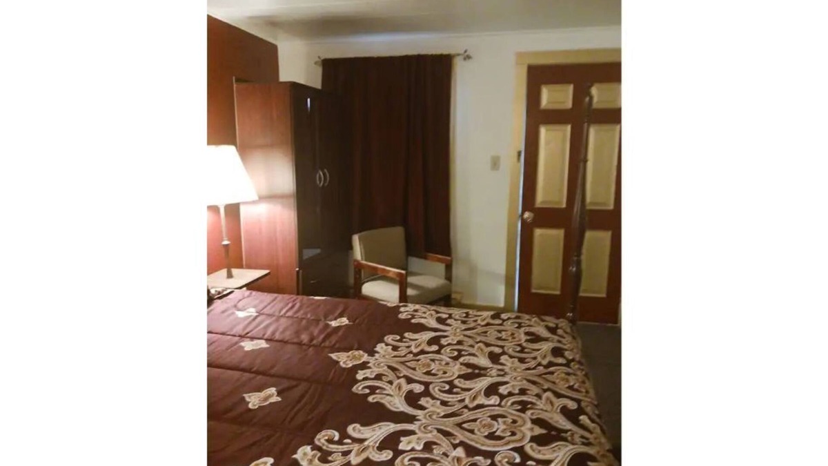 Ste Genevieve House | THE ROYAL ROOM at THE INN