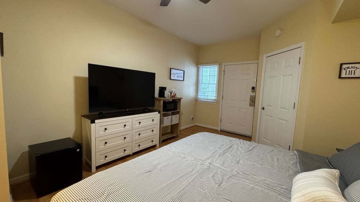 Sea Trail Apartment | The Royal Suite at 215