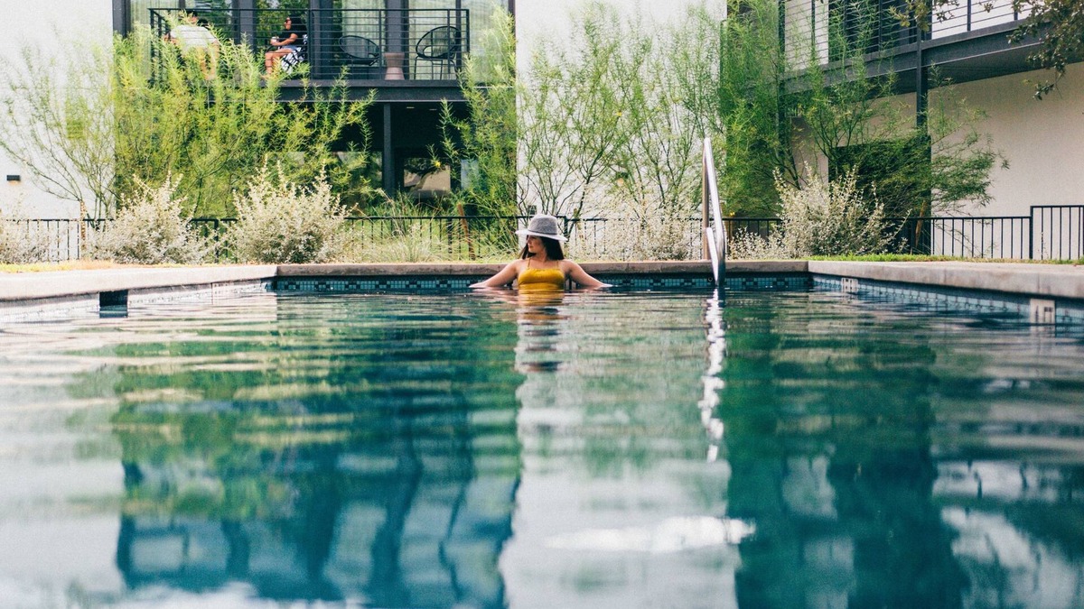 Round Rock Original Plat Hotel | The Ruby Hotel
