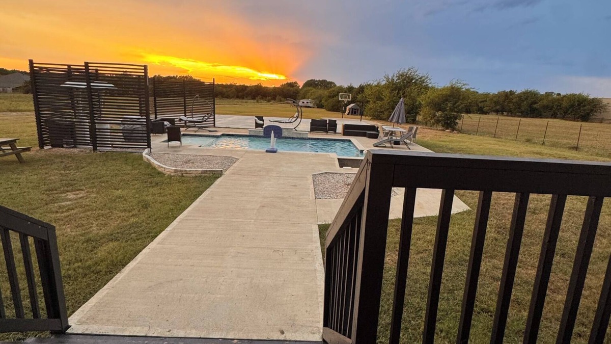 Waxahachie Bed & Breakfast | The Rustic Belle