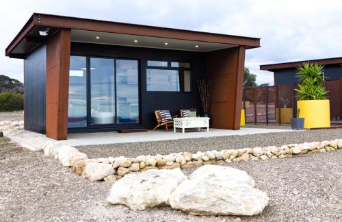 Dudley West Villa | The Rusty Kangaroo - Spectacular Ocean View Couples Boutique Studio