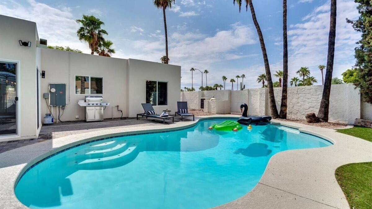 Raskin Estates House | 🌵The Saguaro Sanctuary! Relaxing Retreat with Heated Pool! 🌵With Casita!