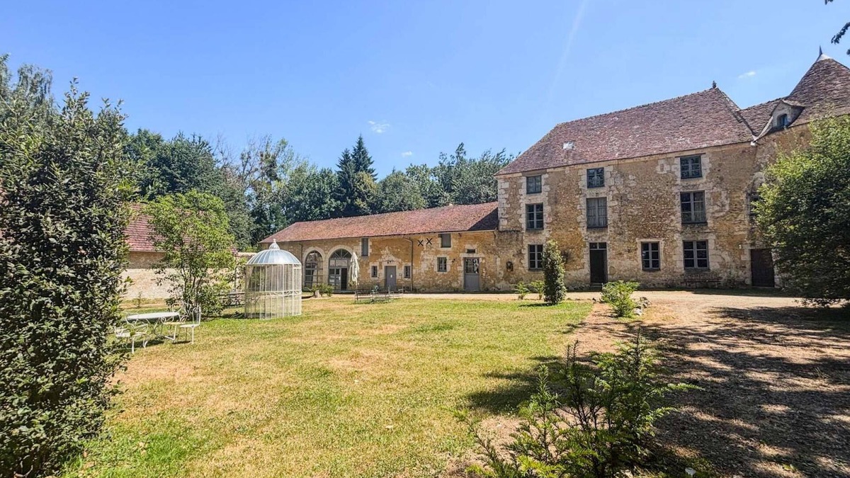Belforet-en-Perche Villa | The Saint Ouen manor house with heated swimming pool - 14 people