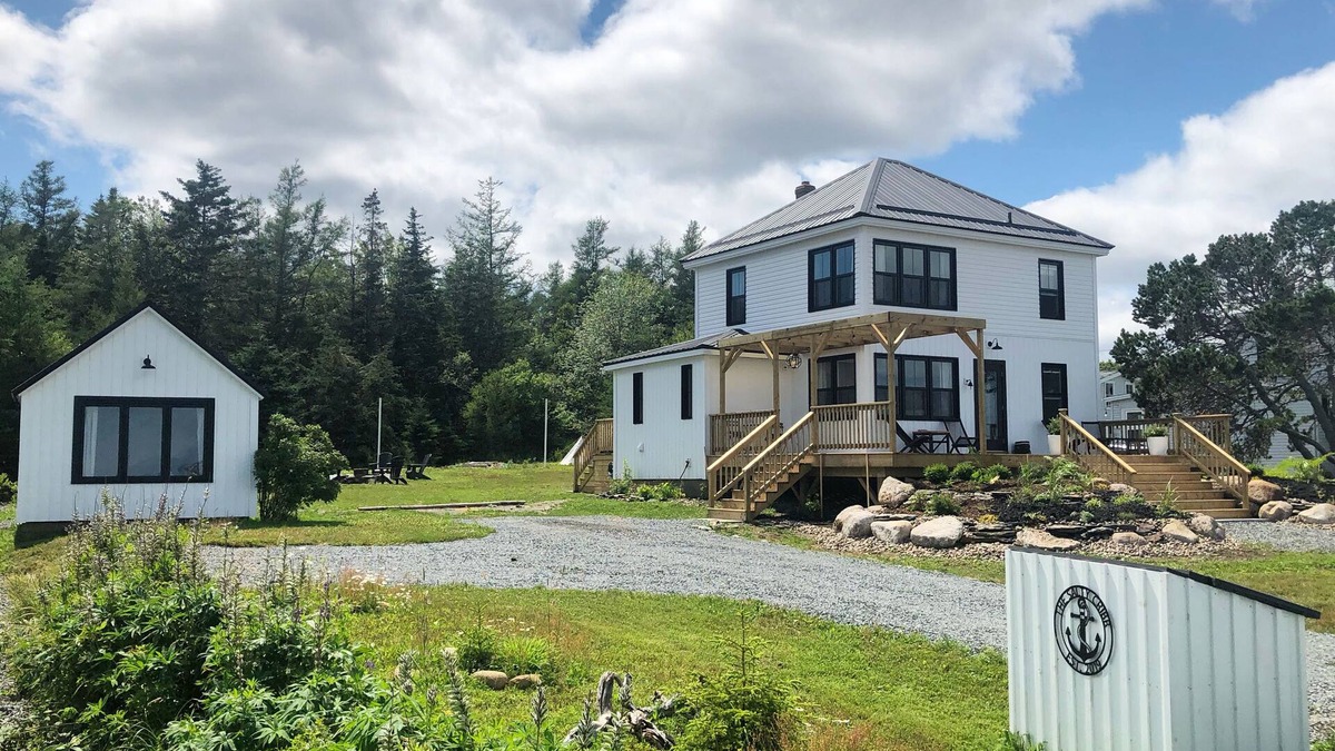 Feltzen South House | The Salty Cribb - Private oceanfront vacation home just minutes from Lunenburg