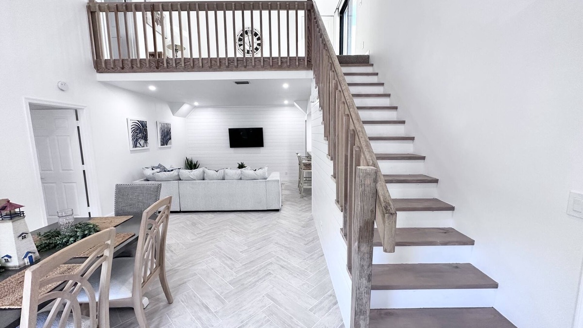 Bella Vista Condo | The Sand Castle - WALK TO BEACH!