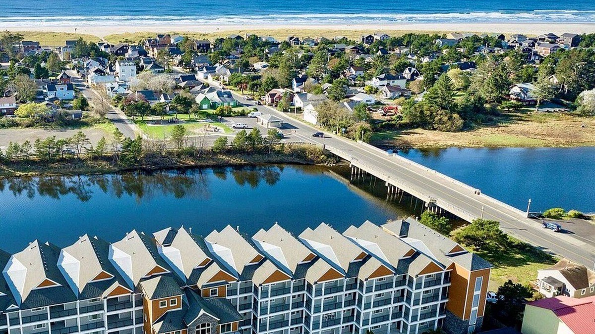Seaside House | THE SANDBOX at Seaside Beach - Riverfront