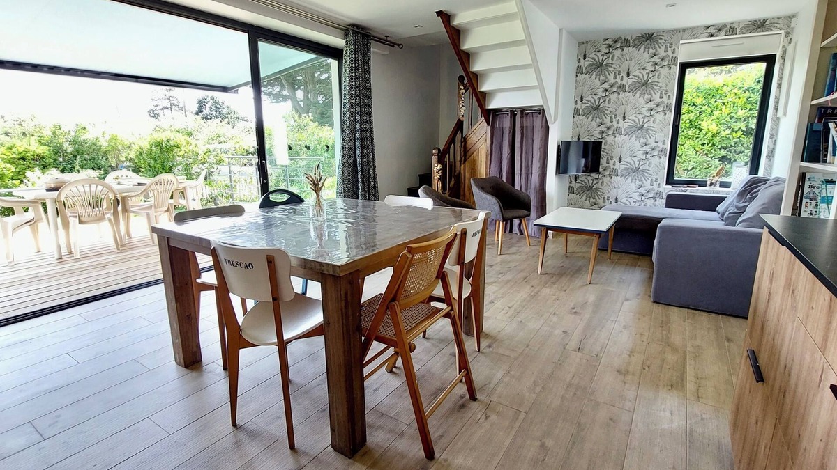 Trevignon House | The Sanderling 300m beaches