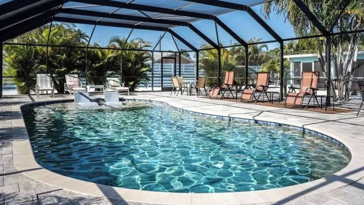 Laurel House | The Sea Turtle