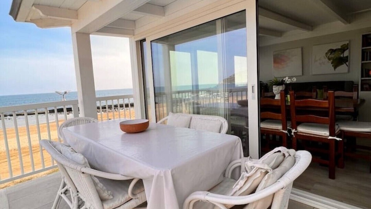 Marina di Palma Apartment | The Seaside Sunrise. 1 minute walk to the beach. AC