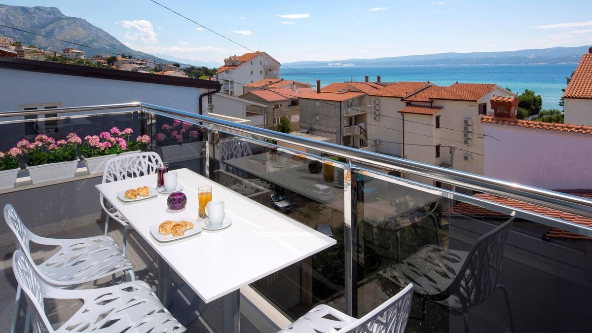 Duce Apartment | The Seasons Residence