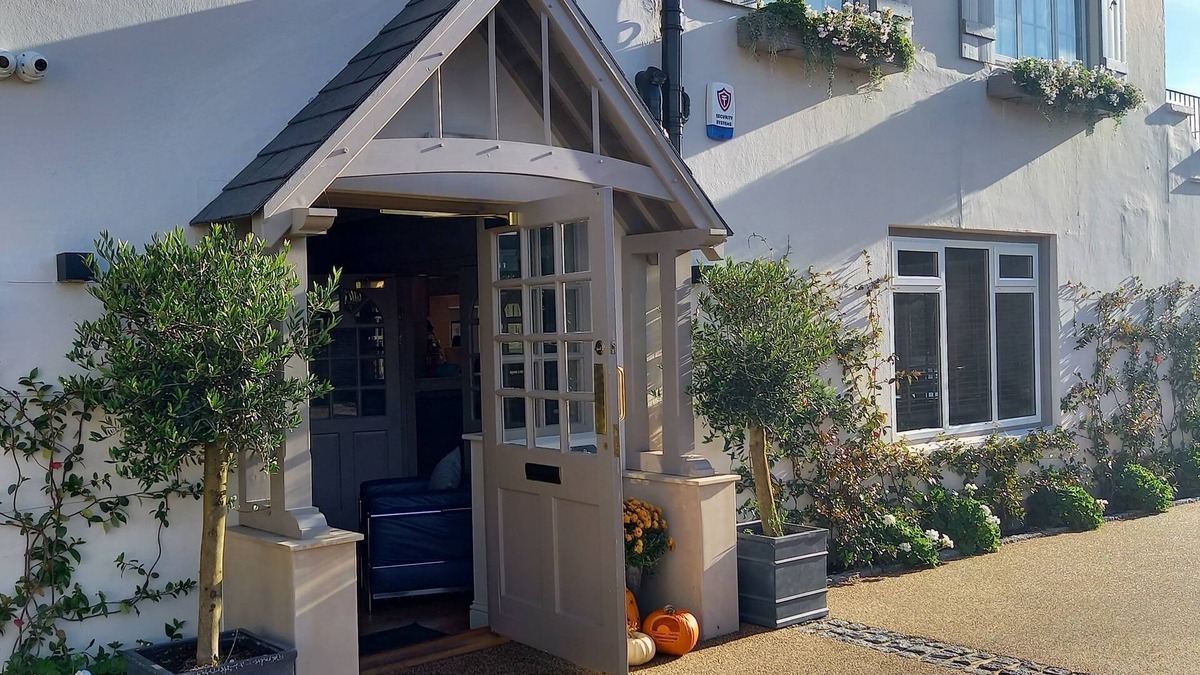 Littlehampton Hotel | The Seaview, East Preston