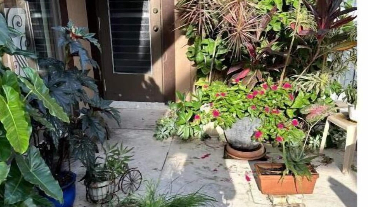 Naples Apartment | The Secret Garden