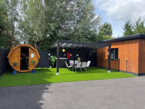 Ashbourne House | The Secret Lodge