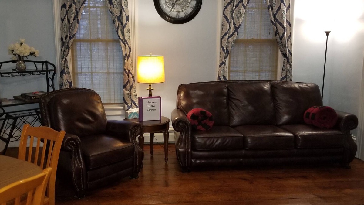 Seneca Falls Apartment | The Seneca at Red Brick Manor