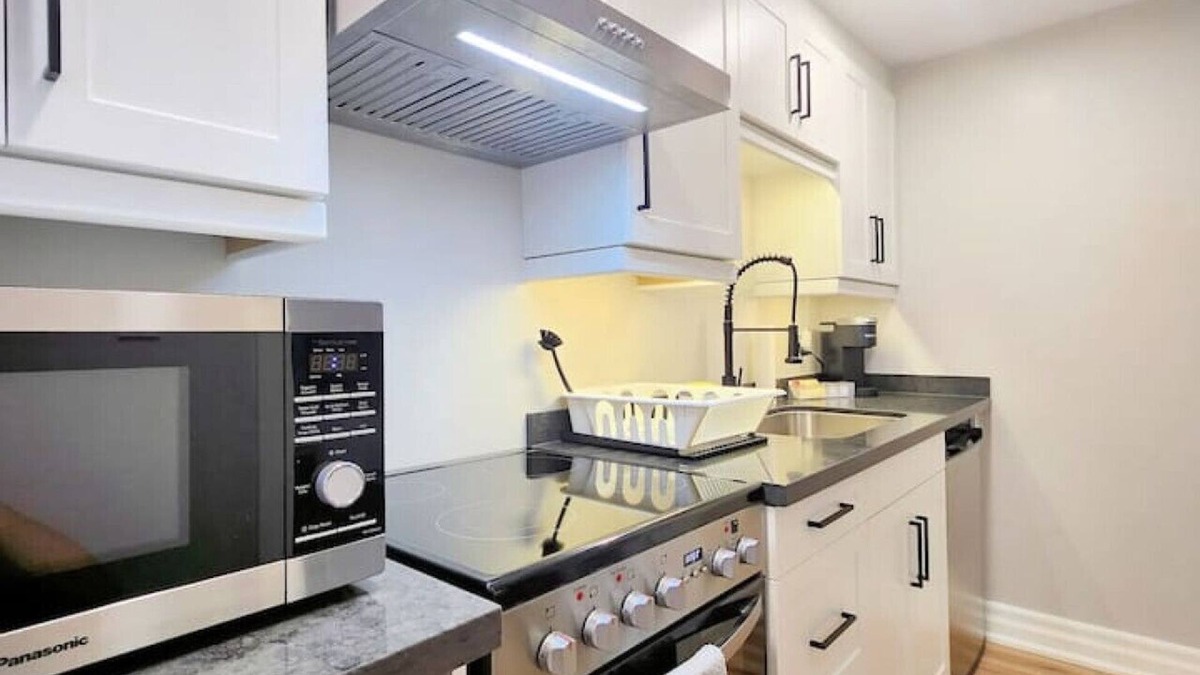 Grantham Apartment | The Serene Haven Modern 2 Queen Bed Full Apartment