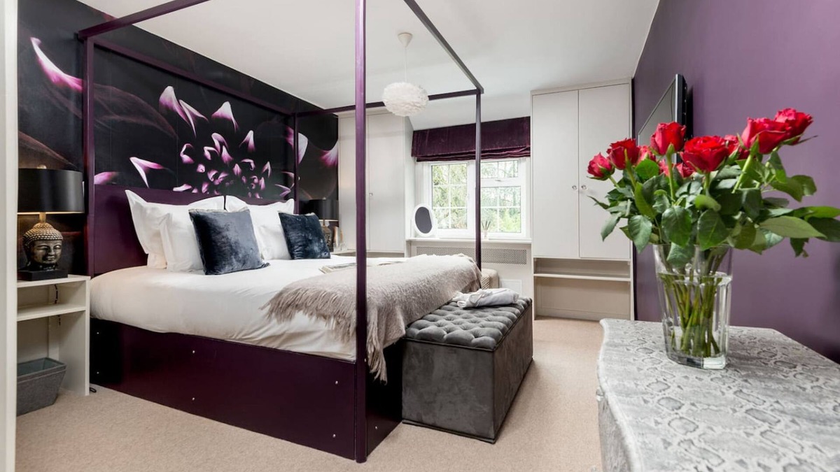 Hurley House | The Set - Room With En-suite