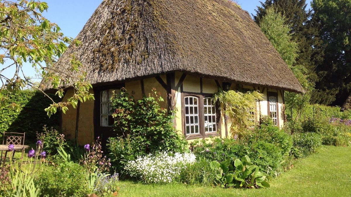 Bouquelon Cottage | The Sheep-fold, Thatched cottage of Character in the heart of Normandy