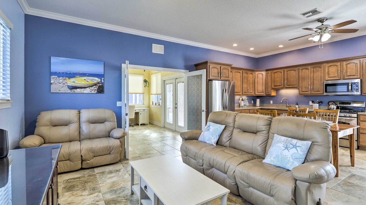 Titusville House | 'The Shell House' in Titusville: Pool, Golf Access