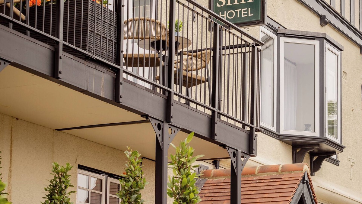 Leigh-on-Sea Hotel | The Ship Hotel