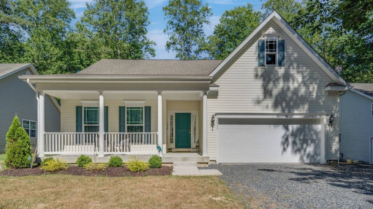 Captain's Cove House | The Shore Shanty - 25 minutes to Chincoteague!