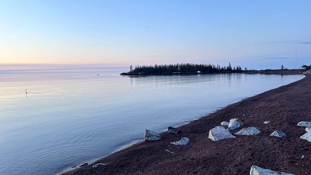 Grand Marais Hotel | The Shoreline Inn