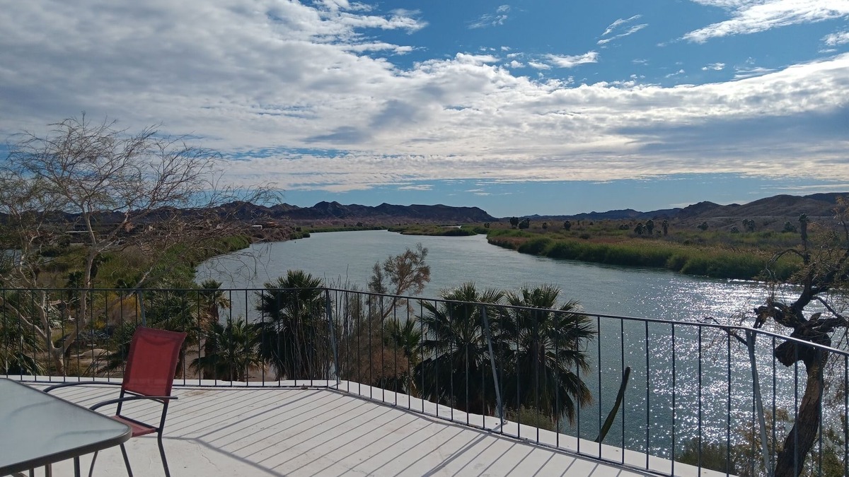 Yuma House | The Showboat Riverfront