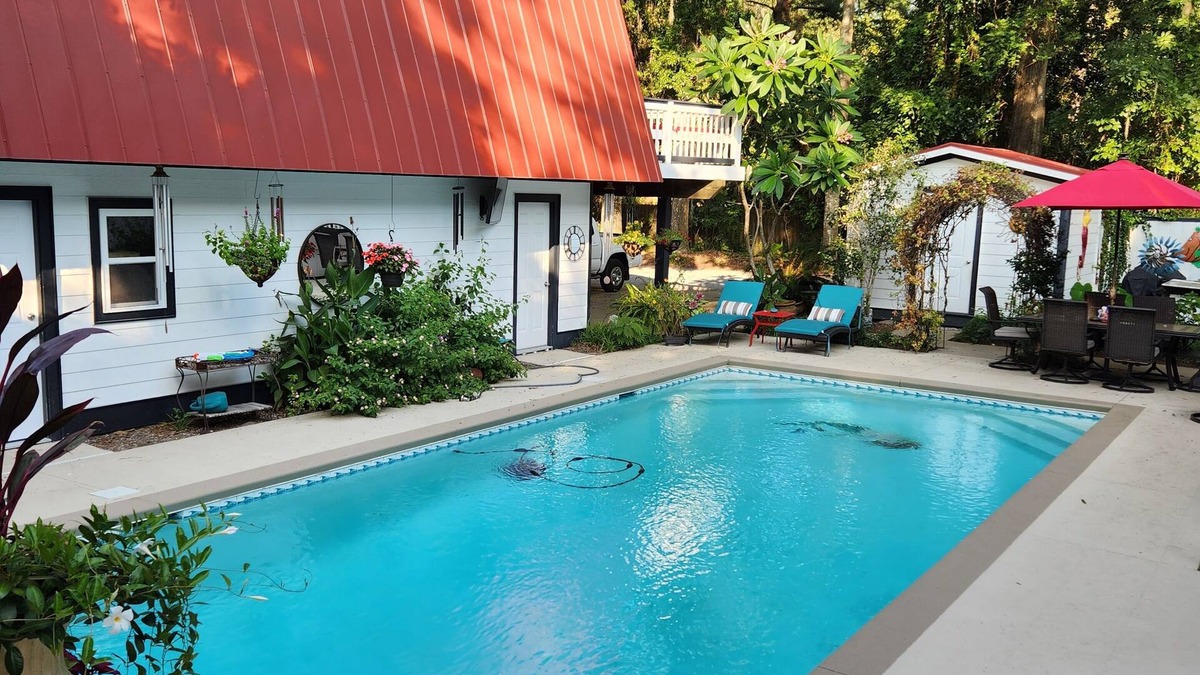 Old Town Bluffton Apartment | The Sign of the Mermaid Old Town Bluffton