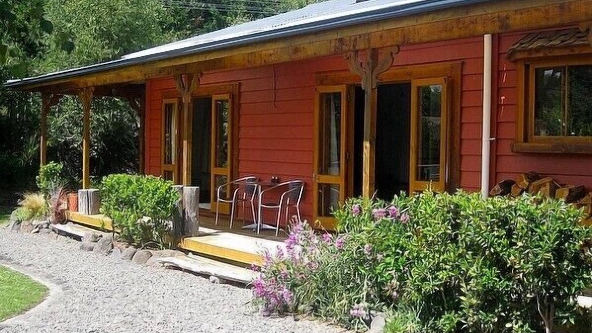 Rangataua Cottage | The Ski House on Miharo - Rangataua Holiday Home