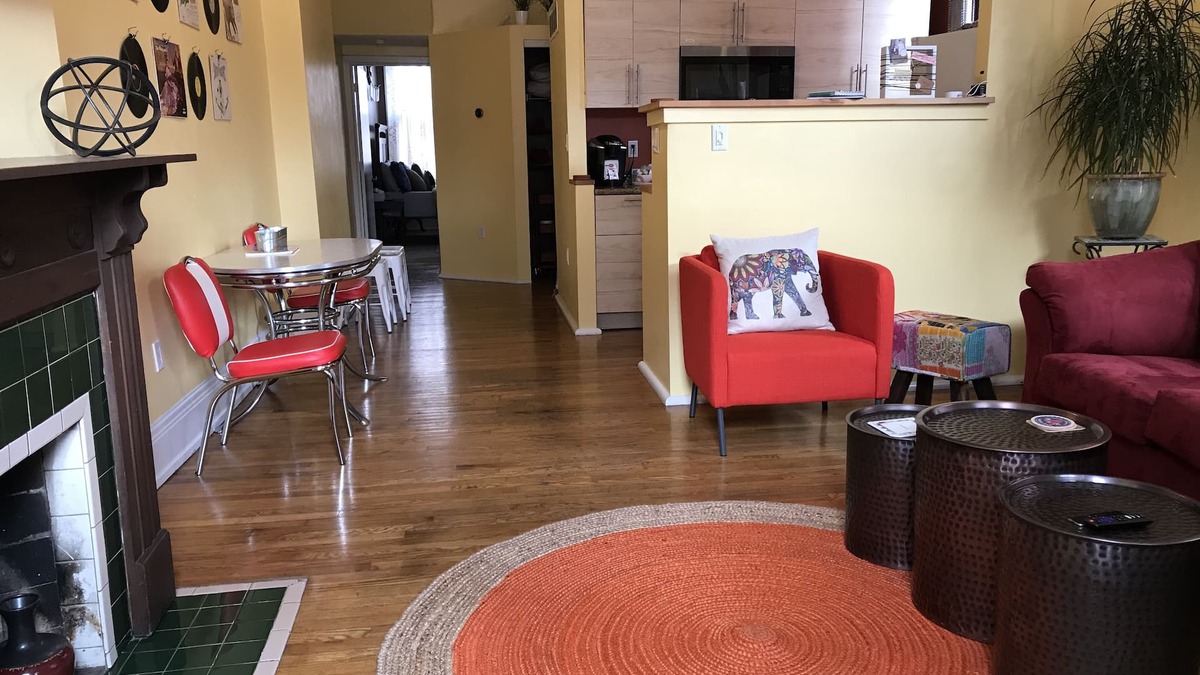 Covington House | The Slanted House - Charming and Cozy!