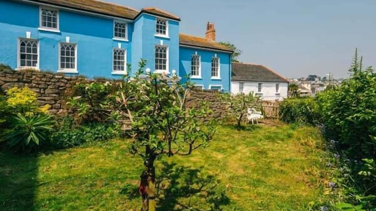 Chysauster Cottage | The Slipway