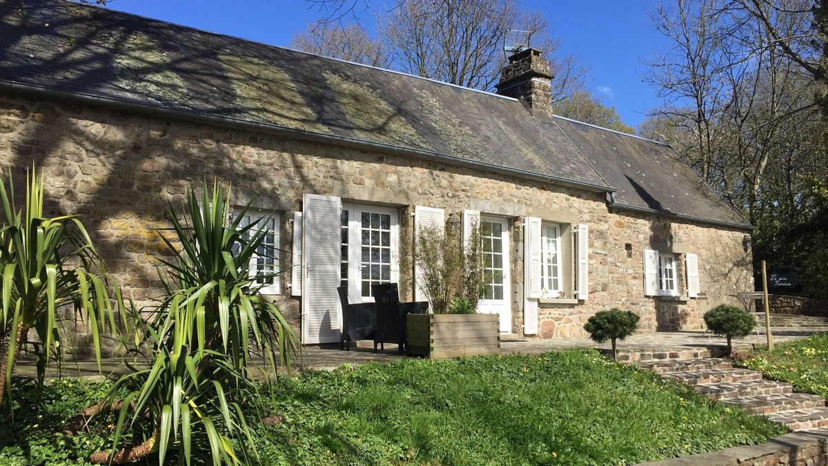 Villedieu-les-Poeles House | - THE SMALL HAMELIERE-