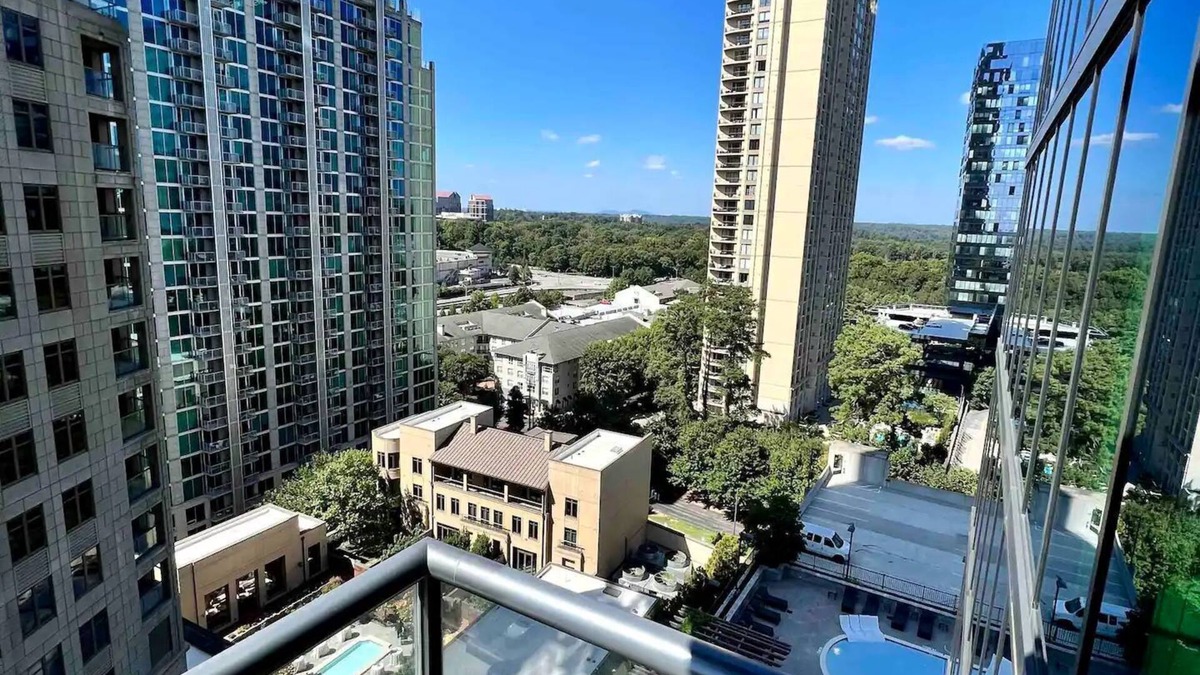 Lenox Apartment | The Smooth Placen