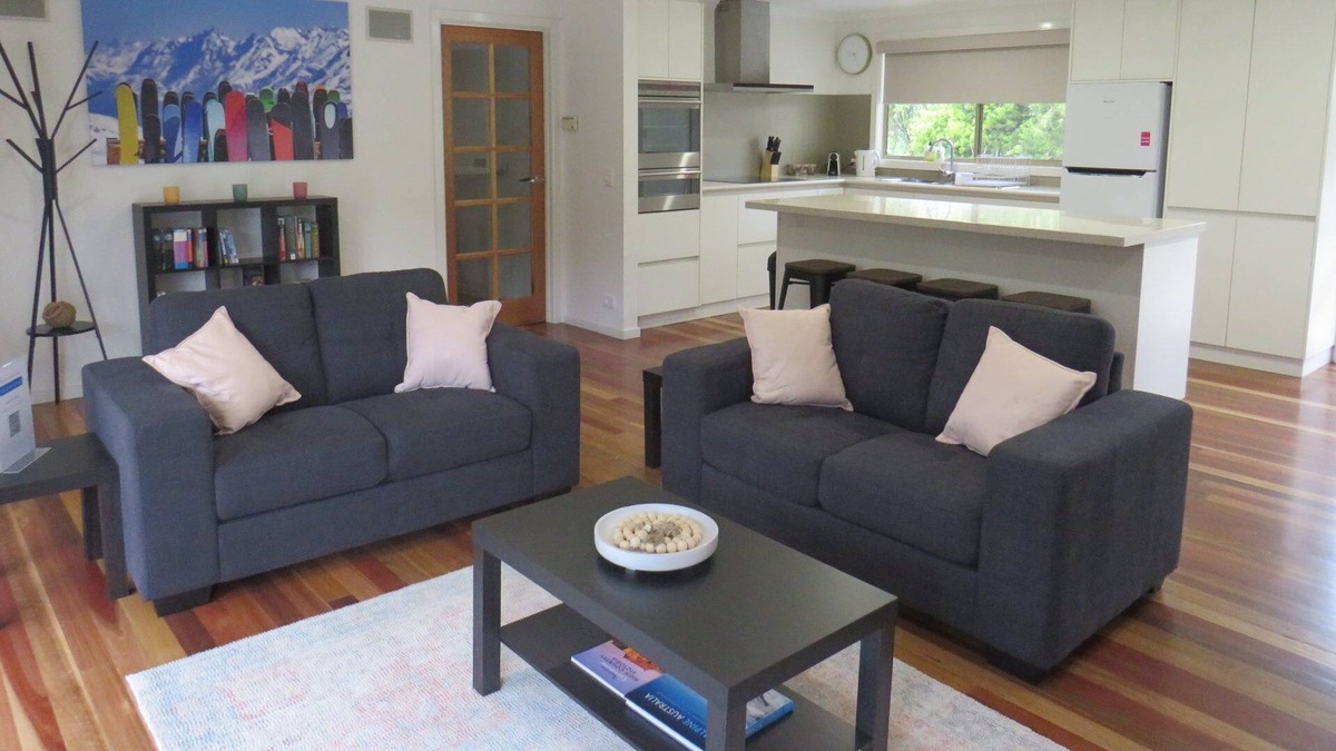 Macs Cove House | The Snow House - Near Lake Eildon