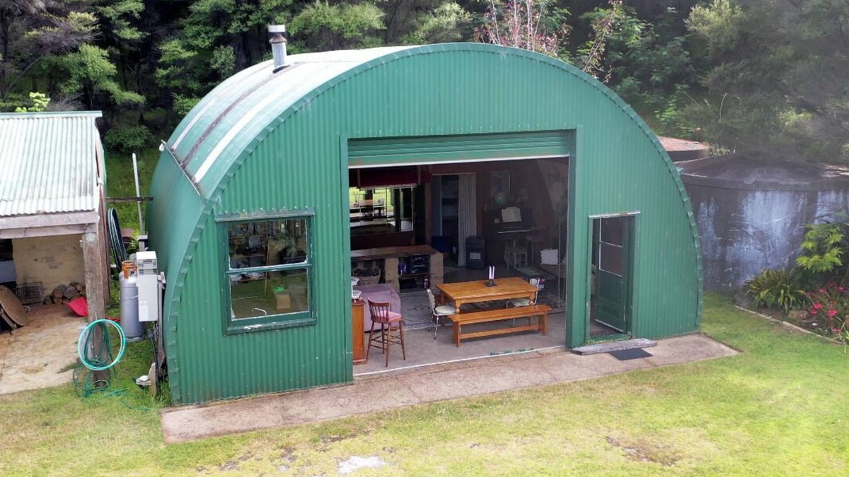 South Head House | The snug and secluded Wilson Road Magic Lodge